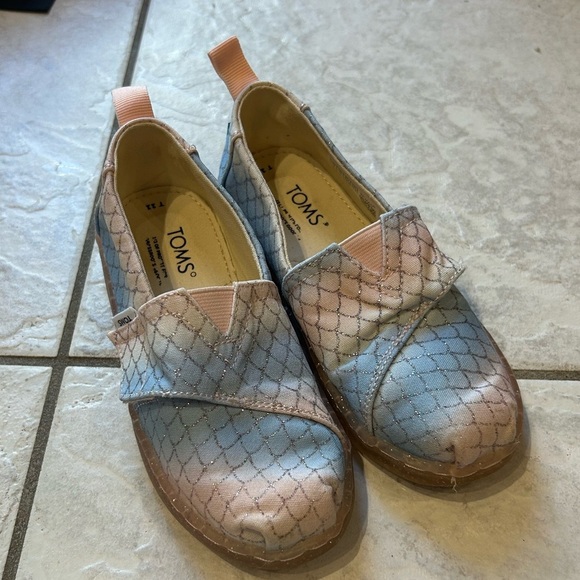 Pink and Blue atoms with Sparkly Scale Pattern, Sz 11 - Picture 2 of 5